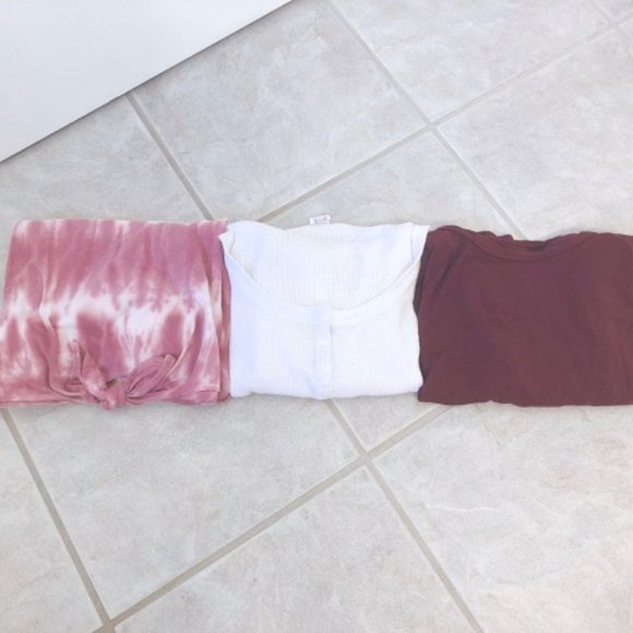 LIKE NEW 3 Random Clothes Bundle / Short Sleeve and Long Sleeve Bundle - Picture 1 of 5